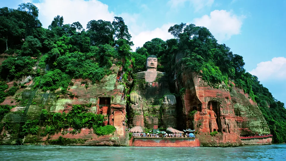 Essence of Sichuan: More than Home to Pandas 乐山大佛